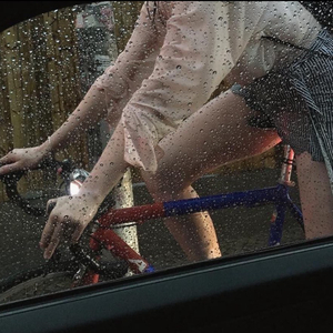 赵薇被扒开内裤无遮挡
